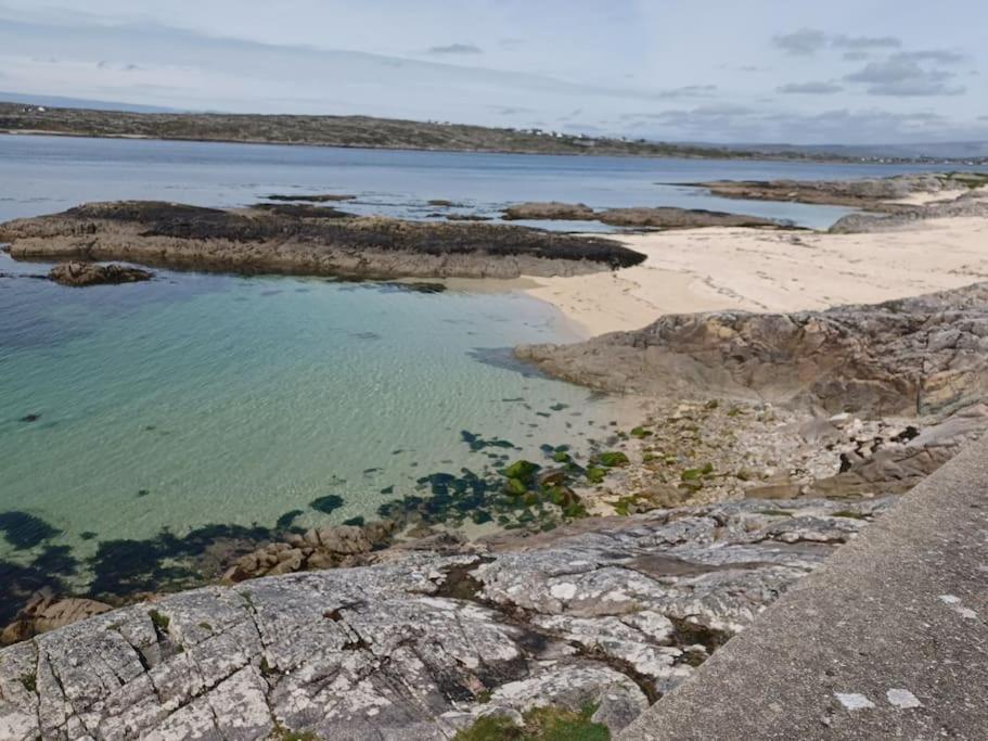 ゴールウェイCurlews Rest - Gateway To The Aran Islandsアパートメント エクステリア 写真